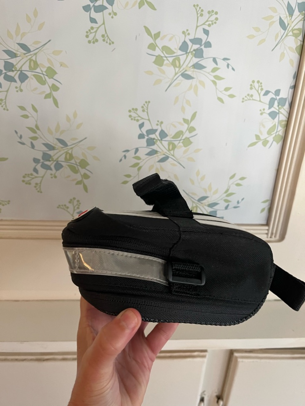 Black Bicycle Pouch with White Racing Stripes - Picture 4 of 6